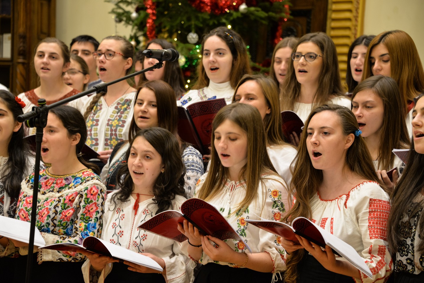 IPS Mitropolit Teofan: „Se încheie anul dedicat mărturisitorilor de altă dată, începe anul mărturisitorilor de acum!”