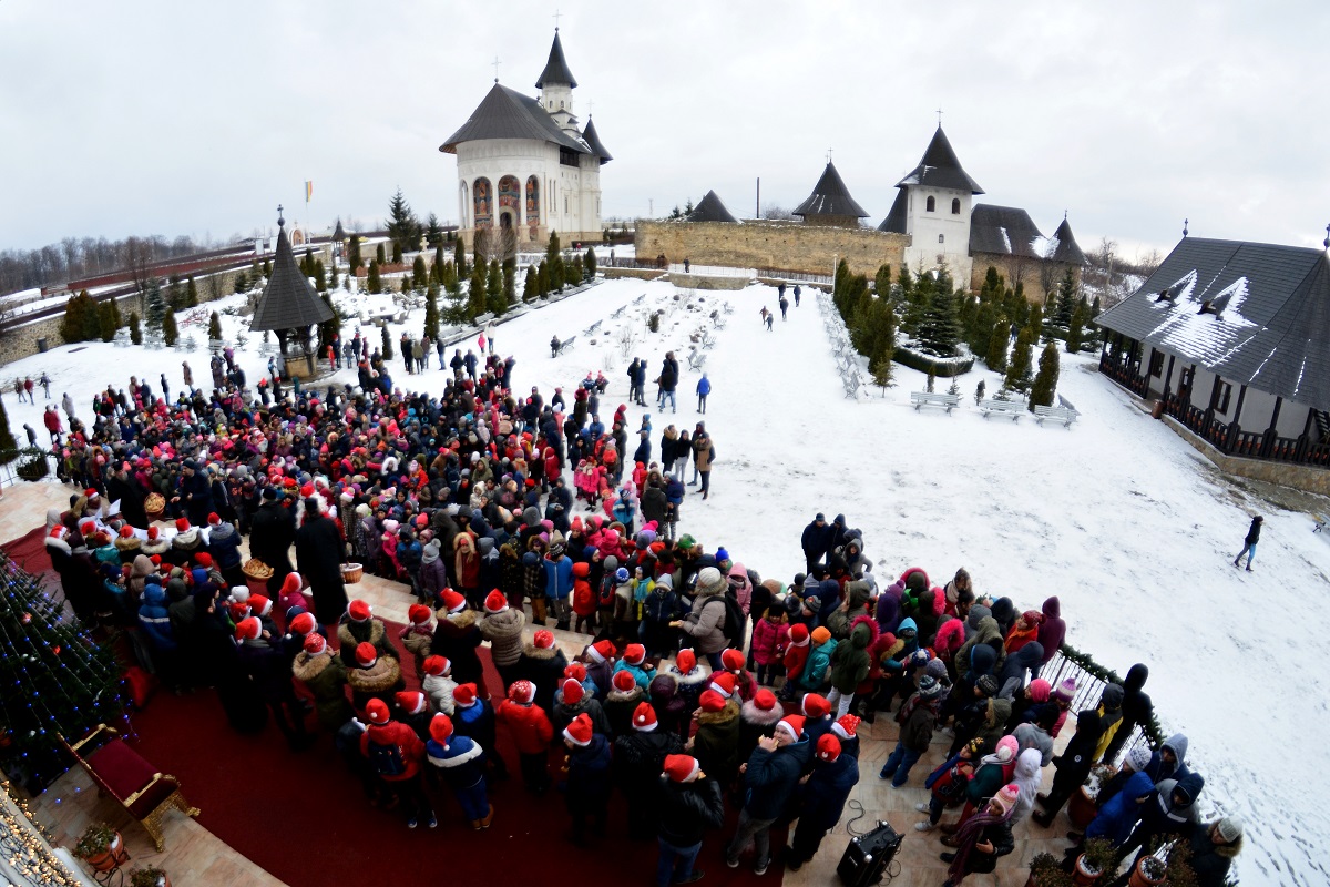 Arhimandritul Nicodim Gheorghiţă: „Să păstraţi dreapta credinţă şi să vă rugaţi!“