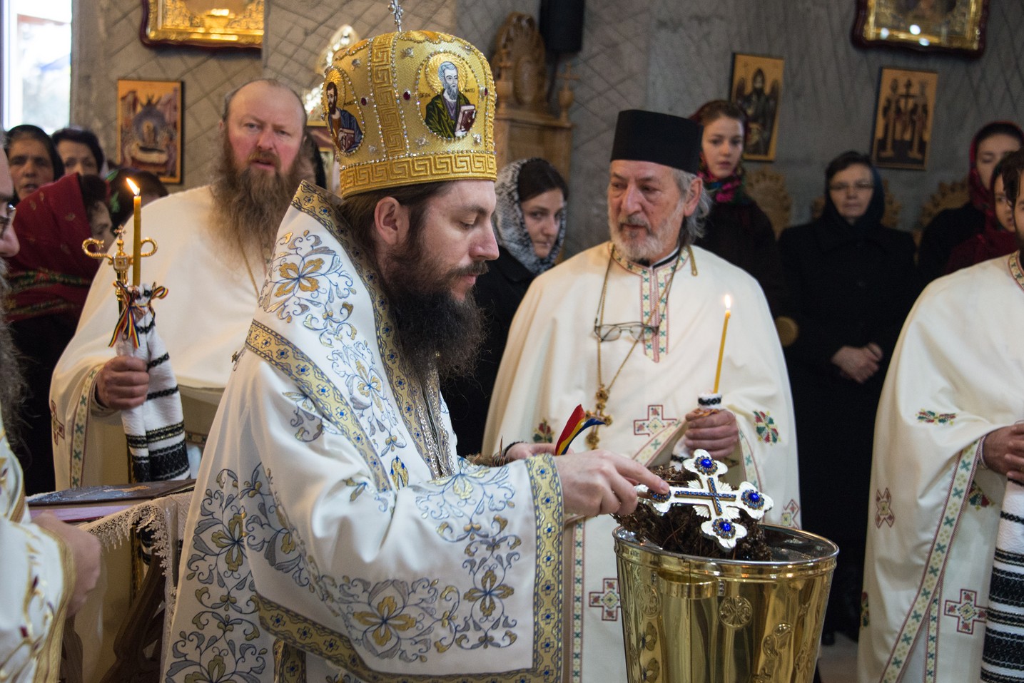 PS Damaschin Dorneanul, la Vicovu de Sus: „Biserica cea vie ține biserica de zid, nu invers”