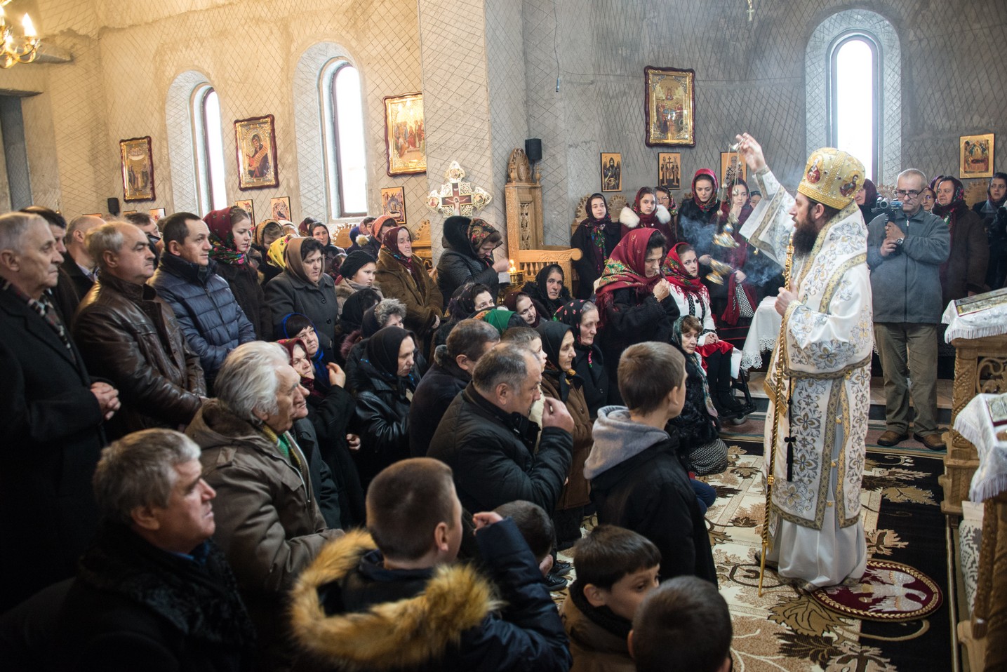 PS Damaschin Dorneanul, la Vicovu de Sus: „Biserica cea vie ține biserica de zid, nu invers”