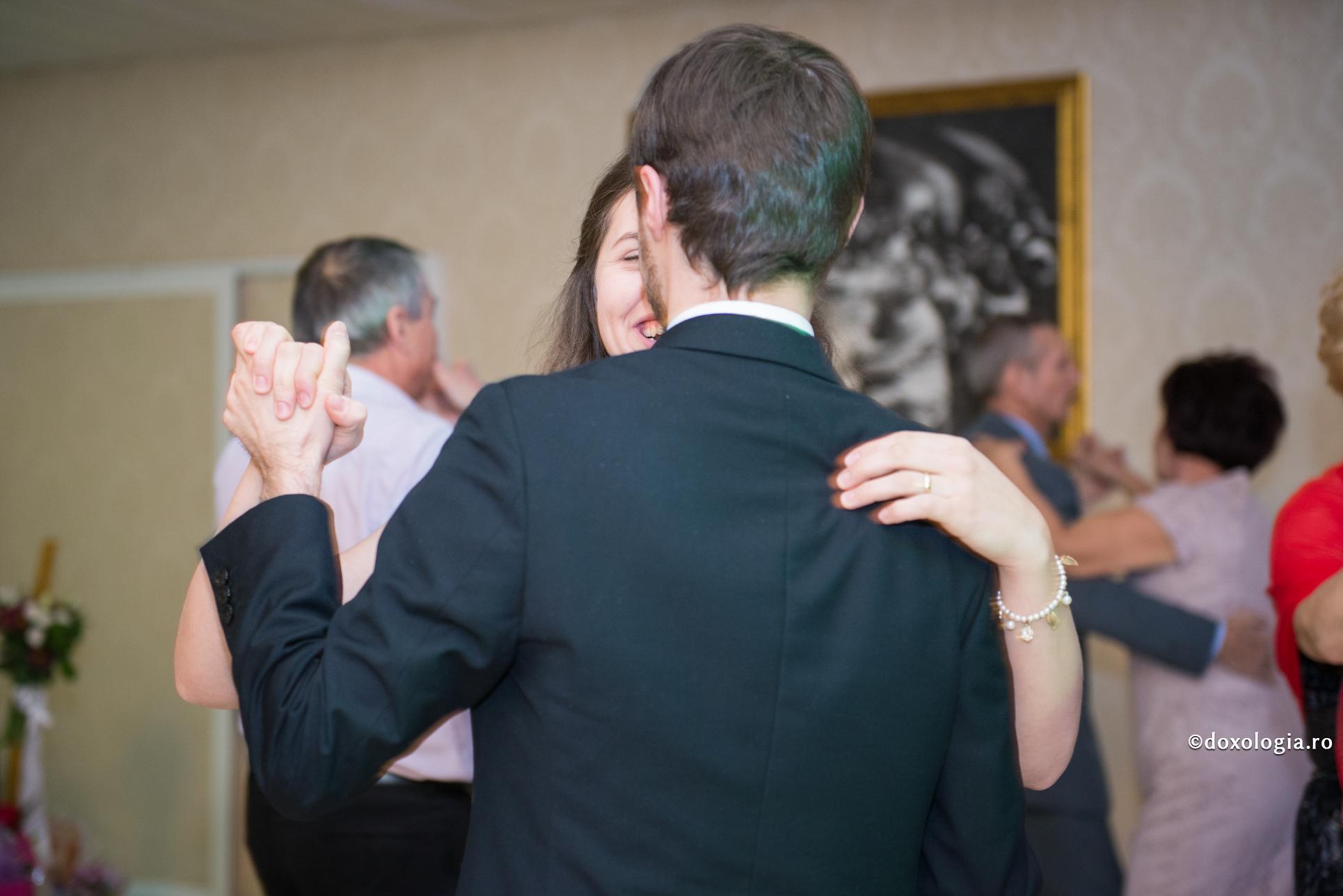 Foto: Oana Nechifor Iubirea și bunătatea soțului fac rai din viața de familie