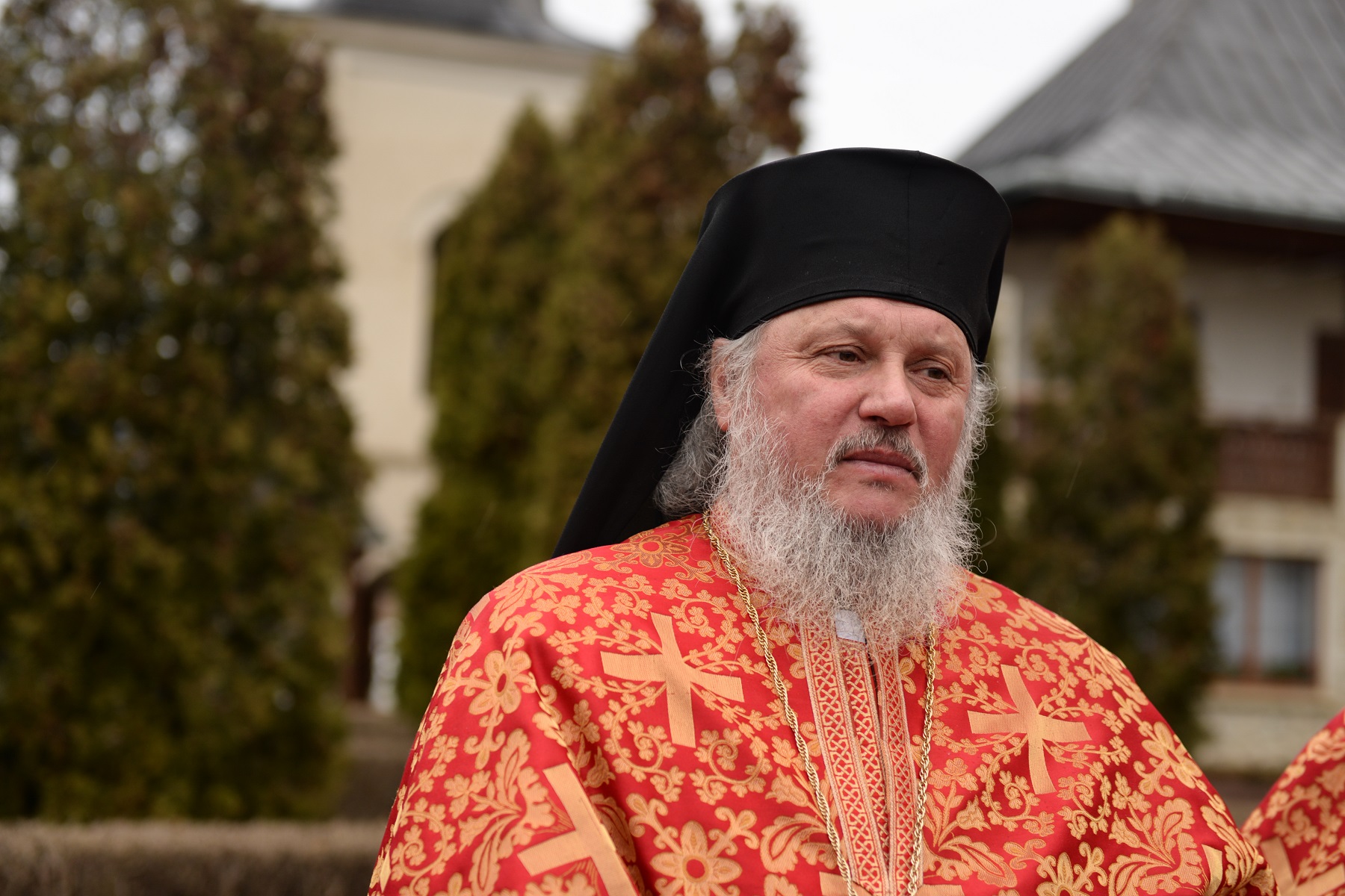 Foto: Constantin Comici Liturghie săvârșită de IPS Mitropolit Teofan la Mănăstirea Hlincea