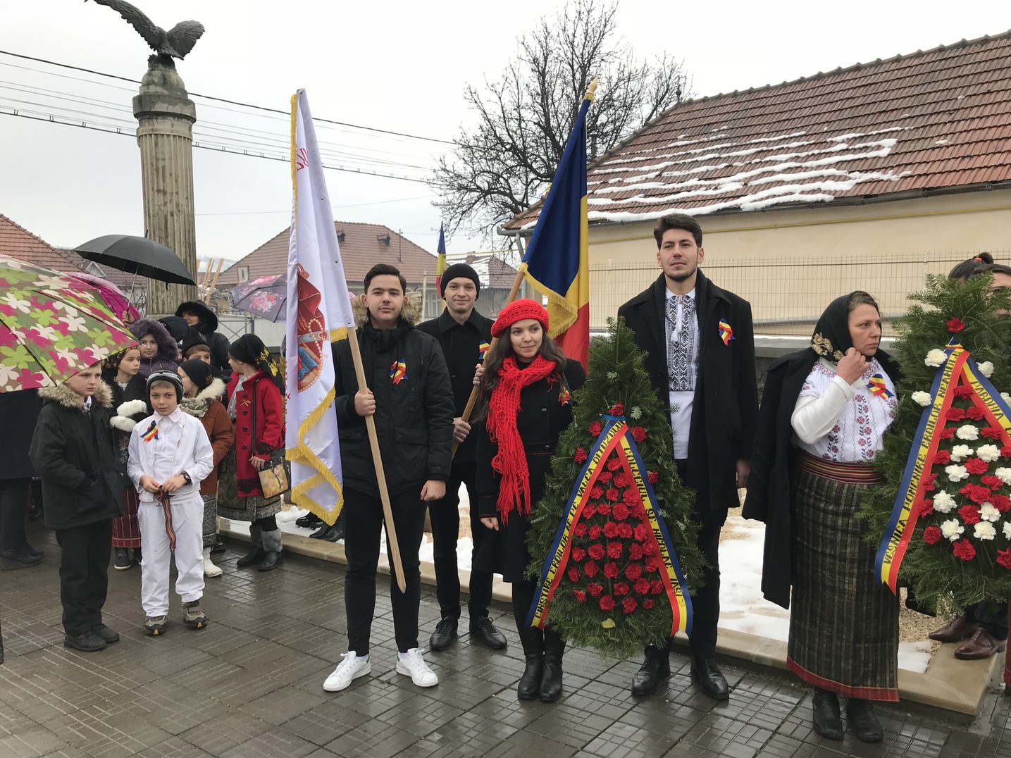 Activitate misionară a voluntarilor Colegiului „Sfântul Nicolae” în Parohia Oituz Activitate misionară a voluntarilor Colegiului „Sfântul Nicolae” în Parohia Oituz