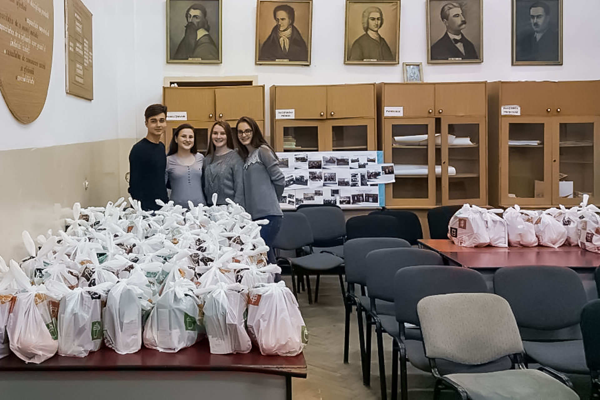 În prag de Crăciun, copiii din Parohia Chilişoaia au primit daruri din suflet de copil