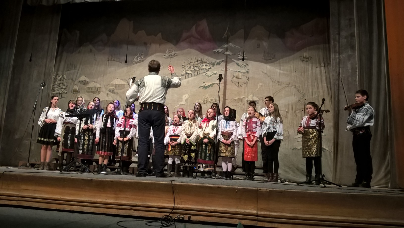 Naşterea Domnului vestită prin colind