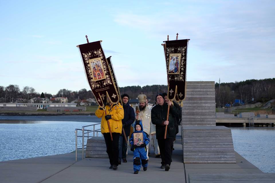 Preasfințitul Macarie Drăgoi: „Noi cufundăm Sfânta Cruce în apele Mării Nordului nu doar pentru noi, ci pentru a aduce și aici binecuvântarea și puterea lui Dumnezeu”