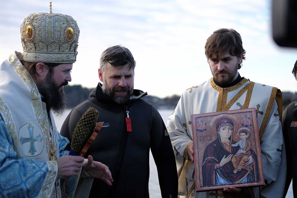 Preasfințitul Macarie Drăgoi: „Noi cufundăm Sfânta Cruce în apele Mării Nordului nu doar pentru noi, ci pentru a aduce și aici binecuvântarea și puterea lui Dumnezeu”