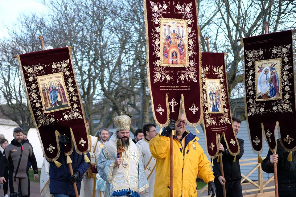 Preasfințitul Macarie Drăgoi: „Noi cufundăm Sfânta Cruce în apele Mării Nordului nu doar pentru noi, ci pentru a aduce și aici binecuvântarea și puterea lui Dumnezeu”