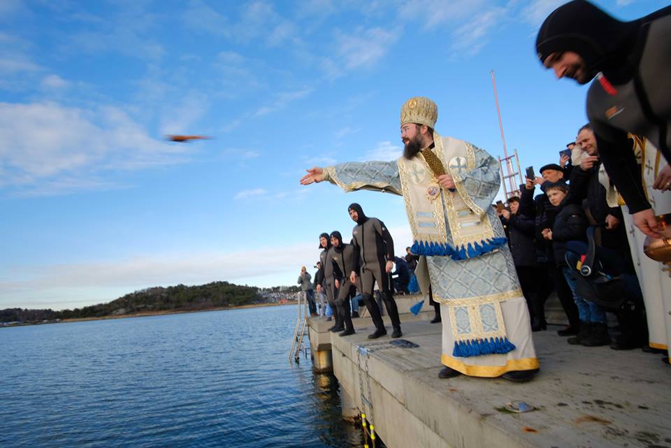 Preasfințitul Macarie Drăgoi: „Noi cufundăm Sfânta Cruce în apele Mării Nordului nu doar pentru noi, ci pentru a aduce și aici binecuvântarea și puterea lui Dumnezeu”