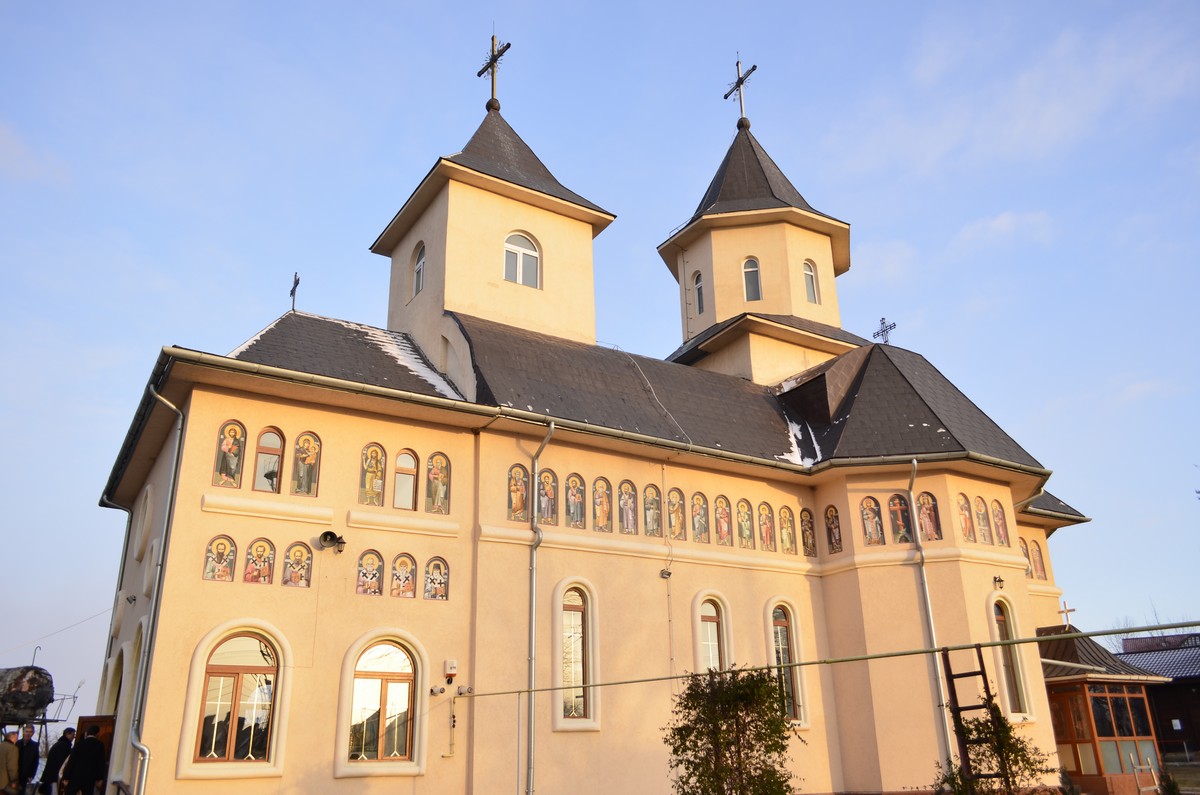 Liturghie arhierească în oraşul Negreşti, judeţul Vaslui