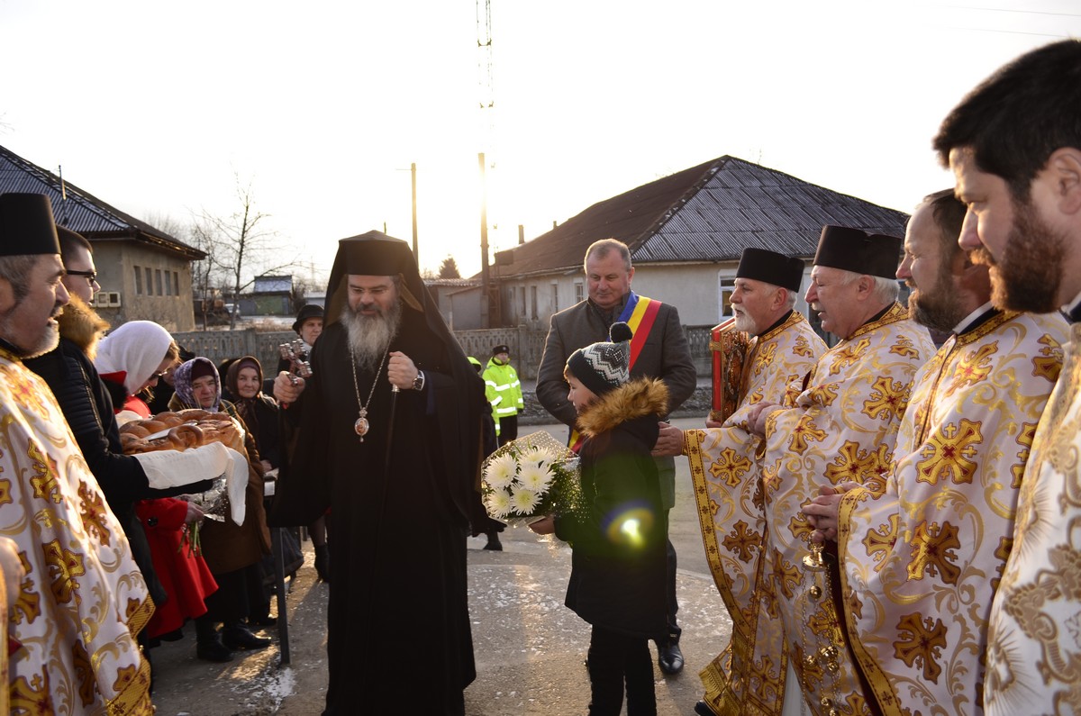 Liturghie arhierească în oraşul Negreşti, judeţul Vaslui