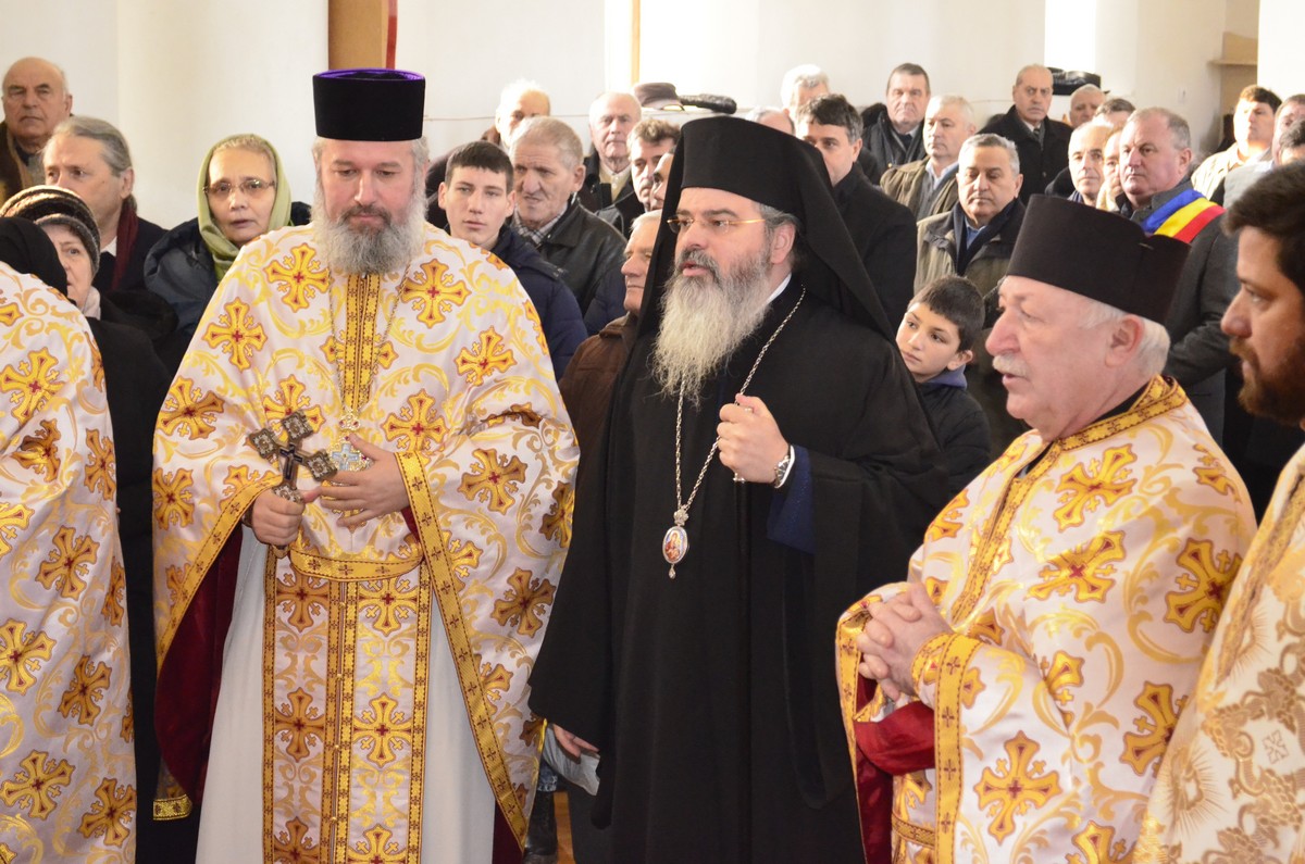 Liturghie arhierească în oraşul Negreşti, judeţul Vaslui