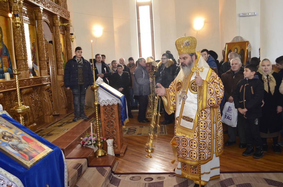 Liturghie arhierească în oraşul Negreşti, judeţul Vaslui