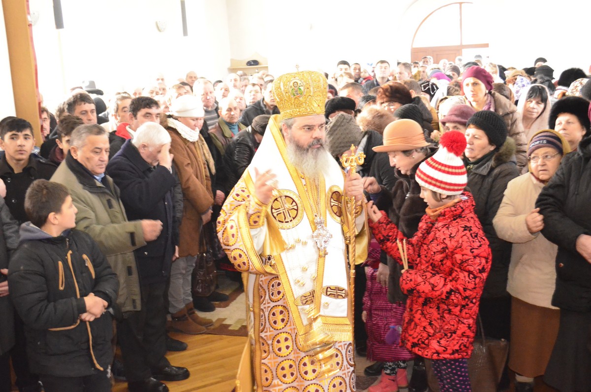 Liturghie arhierească în oraşul Negreşti, judeţul Vaslui