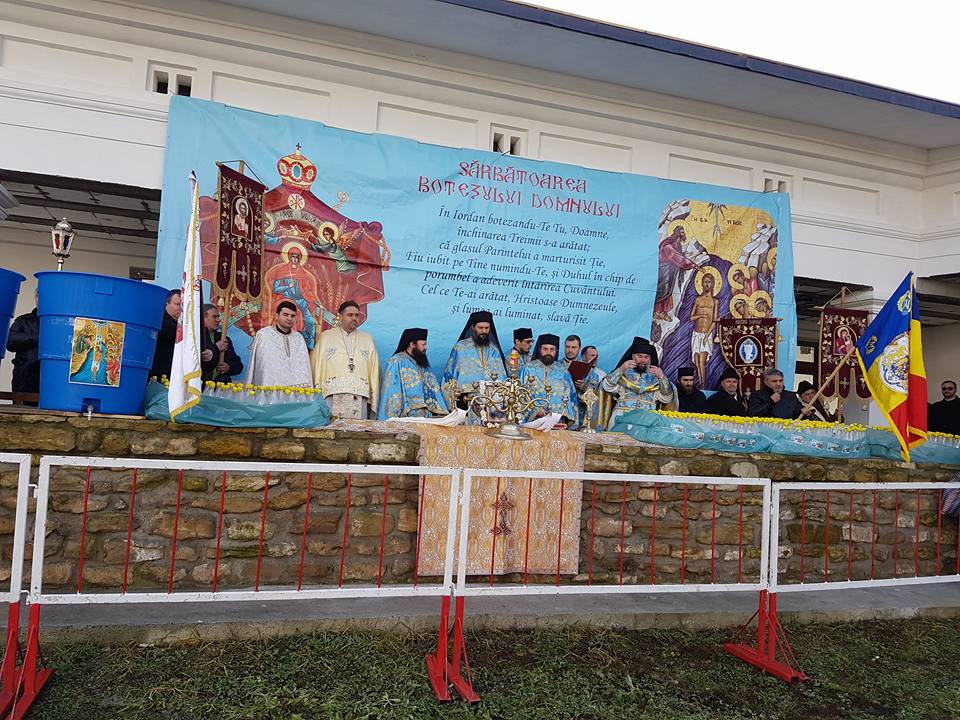 Tradiţii sfinte de Bobotează în Moldova