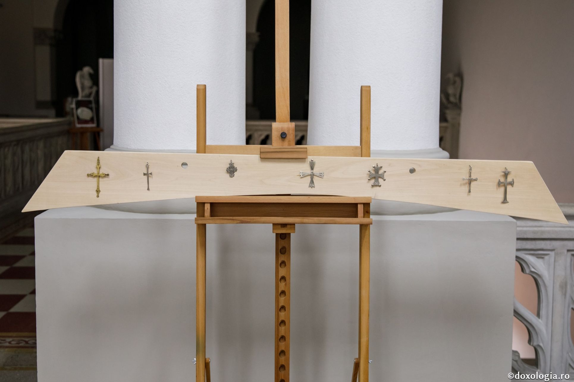 „Că, iată, a venit prin Cruce bucurie la toată lumea”