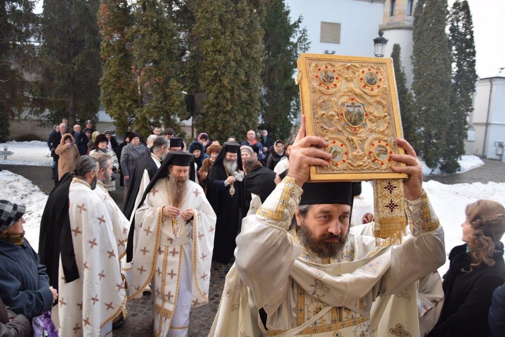 Liturghie arhierească la hramul Mănăstirii „Sfinţii Trei Ierarhi“ din Iaşi