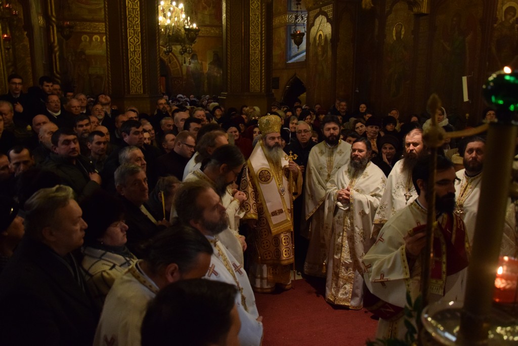 Liturghie arhierească la hramul Mănăstirii „Sfinţii Trei Ierarhi“ din Iaşi