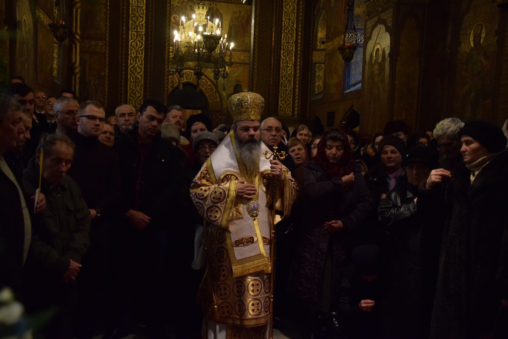 Liturghie arhierească la hramul Mănăstirii „Sfinţii Trei Ierarhi“ din Iaşi