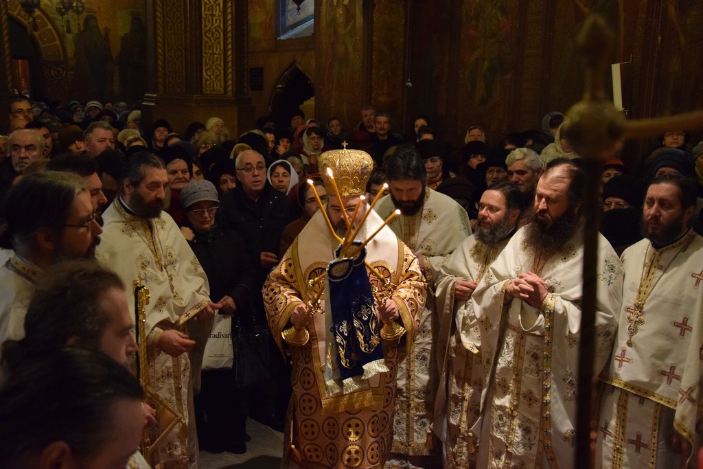 Liturghie arhierească la hramul Mănăstirii „Sfinţii Trei Ierarhi“ din Iaşi