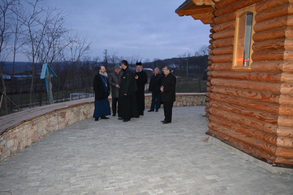 Liturghie arhierească în oraşul Negreşti, judeţul Vaslui
