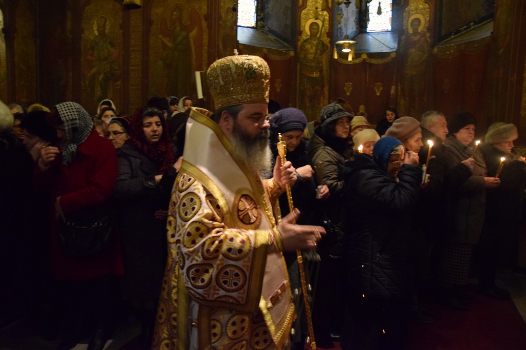 Liturghie arhierească la hramul Mănăstirii „Sfinţii Trei Ierarhi“ din Iaşi