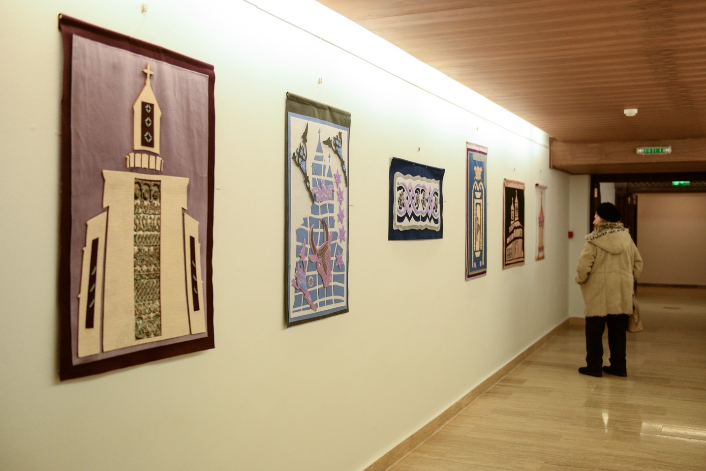 Expoziție de artă textilă la Muzeul Mitropolitan din Iași: „Interferențe” Expoziție de artă textilă la Muzeul Mitropolitan din Iași: „Interferențe”