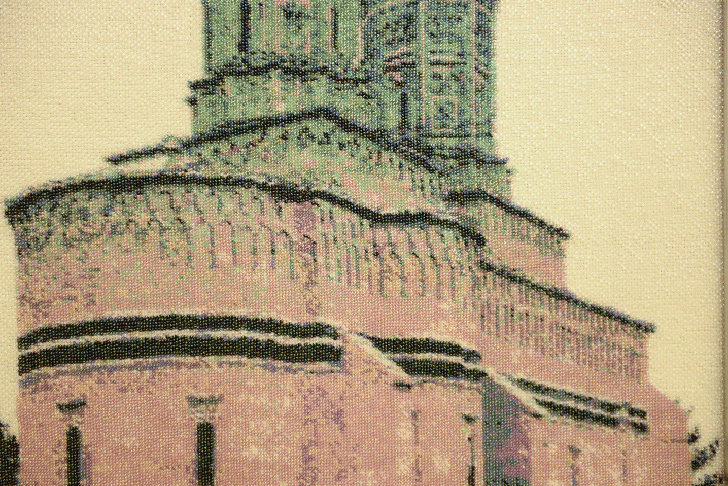 Expoziție de artă textilă la Muzeul Mitropolitan din Iași: „Interferențe” Expoziție de artă textilă la Muzeul Mitropolitan din Iași: „Interferențe”