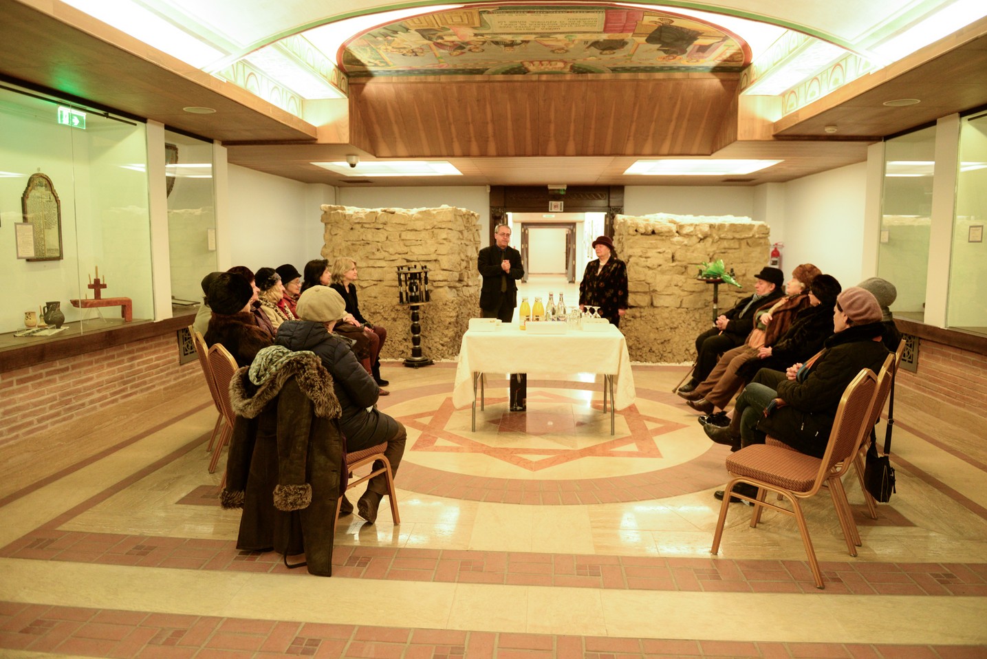 Expoziție de artă textilă la Muzeul Mitropolitan din Iași: „Interferențe” Expoziție de artă textilă la Muzeul Mitropolitan din Iași: „Interferențe”