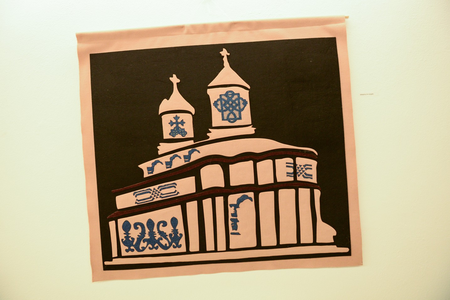 Expoziție de artă textilă la Muzeul Mitropolitan din Iași: „Interferențe” Expoziție de artă textilă la Muzeul Mitropolitan din Iași: „Interferențe”