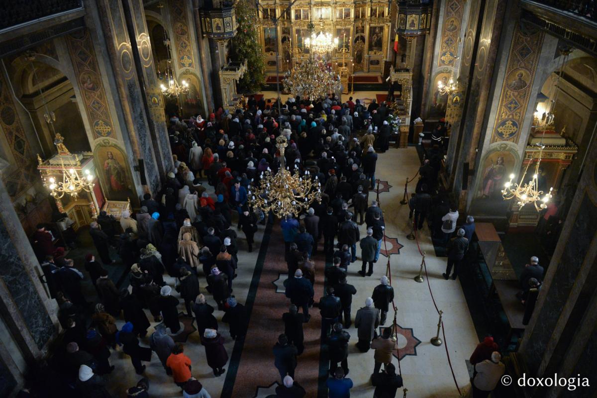 Prima zi a anului la Catedrala Mitropolitană din Iași: „Toate legămintele din Vechiul Testament erau aşteptări ale lui Dumnezeu ca omul să se întoarcă spre sine, spre Dumnezeu”