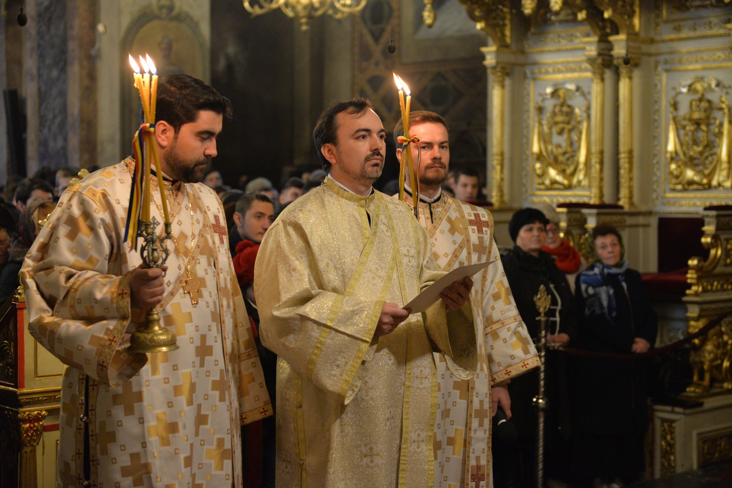 Sfinții Trei Ierarhi i-au reunit în rugăciune pe studenții teologi și pe seminariștii ieșeni