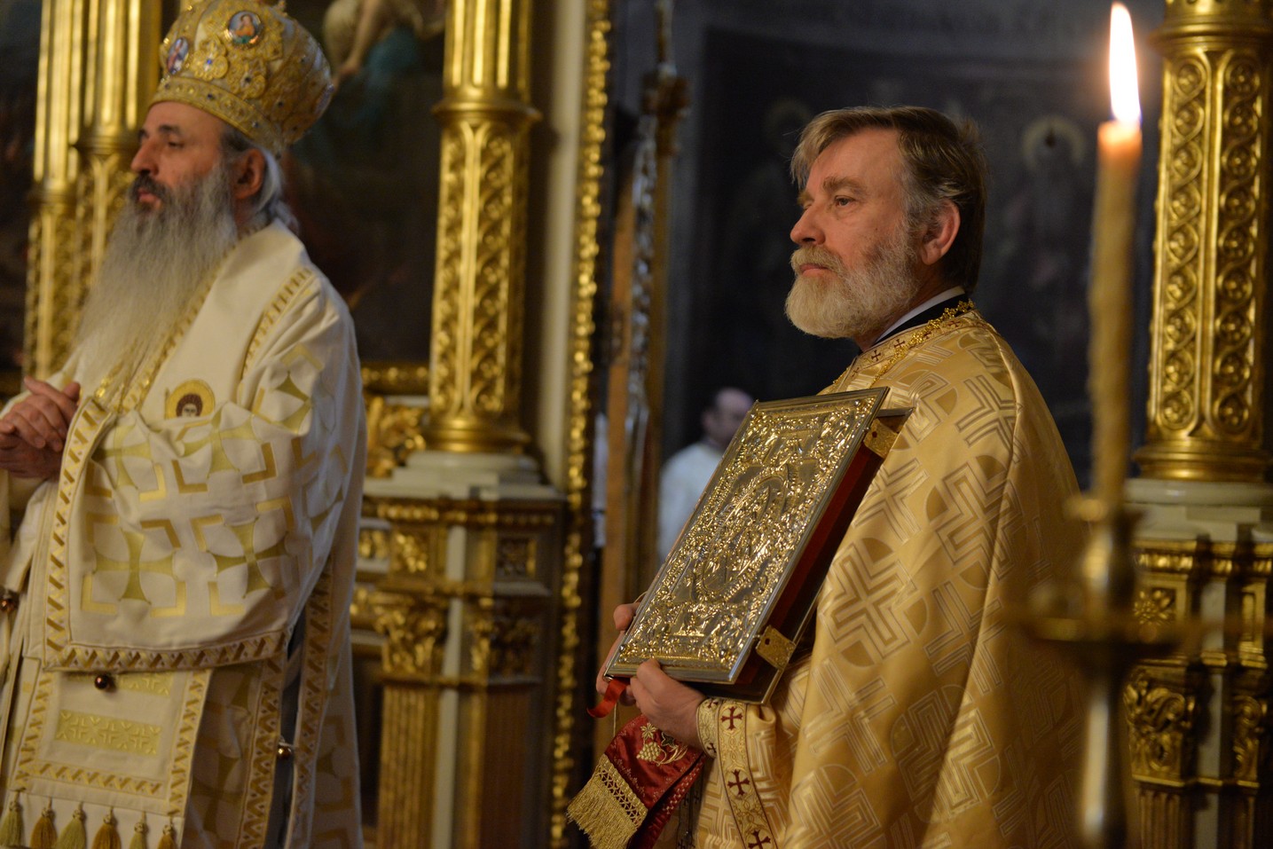 Sfinții Trei Ierarhi i-au reunit în rugăciune pe studenții teologi și pe seminariștii ieșeni