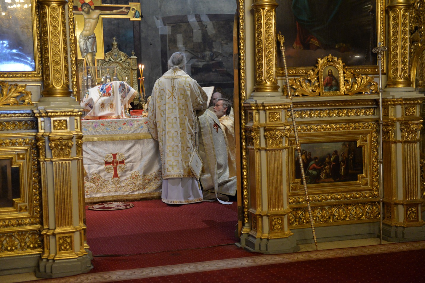 Sfinții Trei Ierarhi i-au reunit în rugăciune pe studenții teologi și pe seminariștii ieșeni