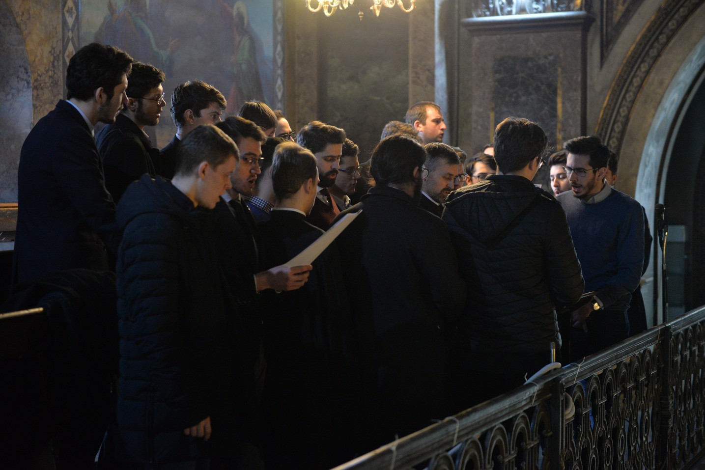 Sfinții Trei Ierarhi i-au reunit în rugăciune pe studenții teologi și pe seminariștii ieșeni