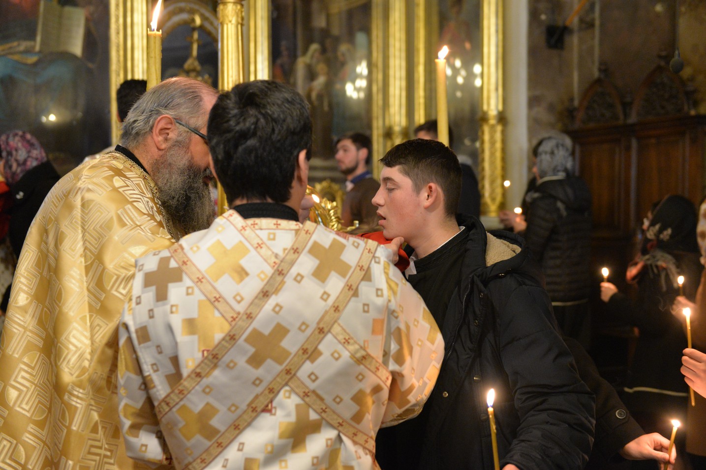 Sfinții Trei Ierarhi i-au reunit în rugăciune pe studenții teologi și pe seminariștii ieșeni