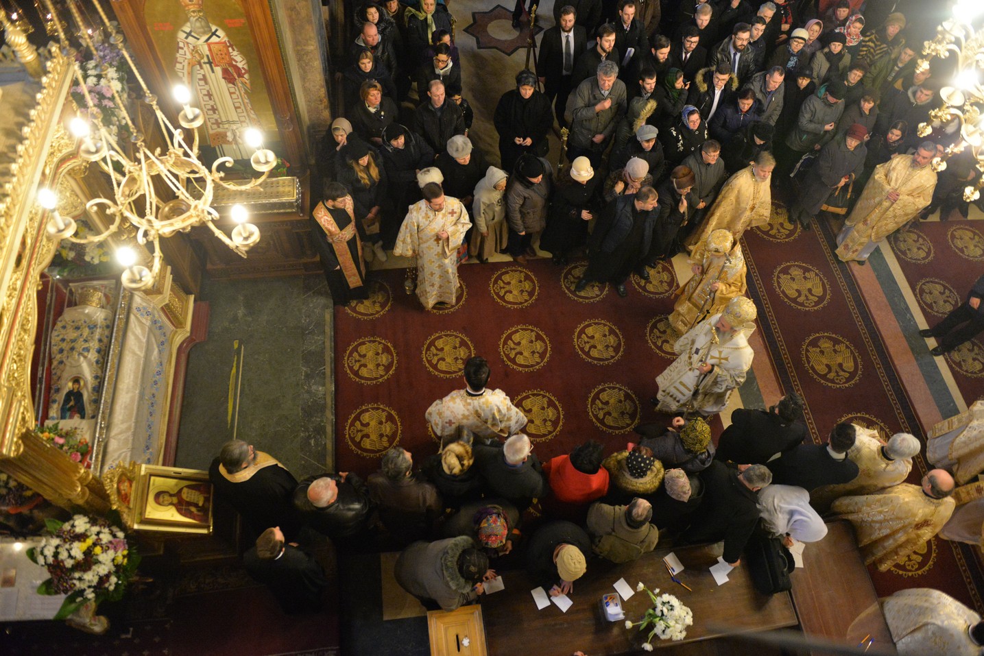 Sfinții Trei Ierarhi i-au reunit în rugăciune pe studenții teologi și pe seminariștii ieșeni