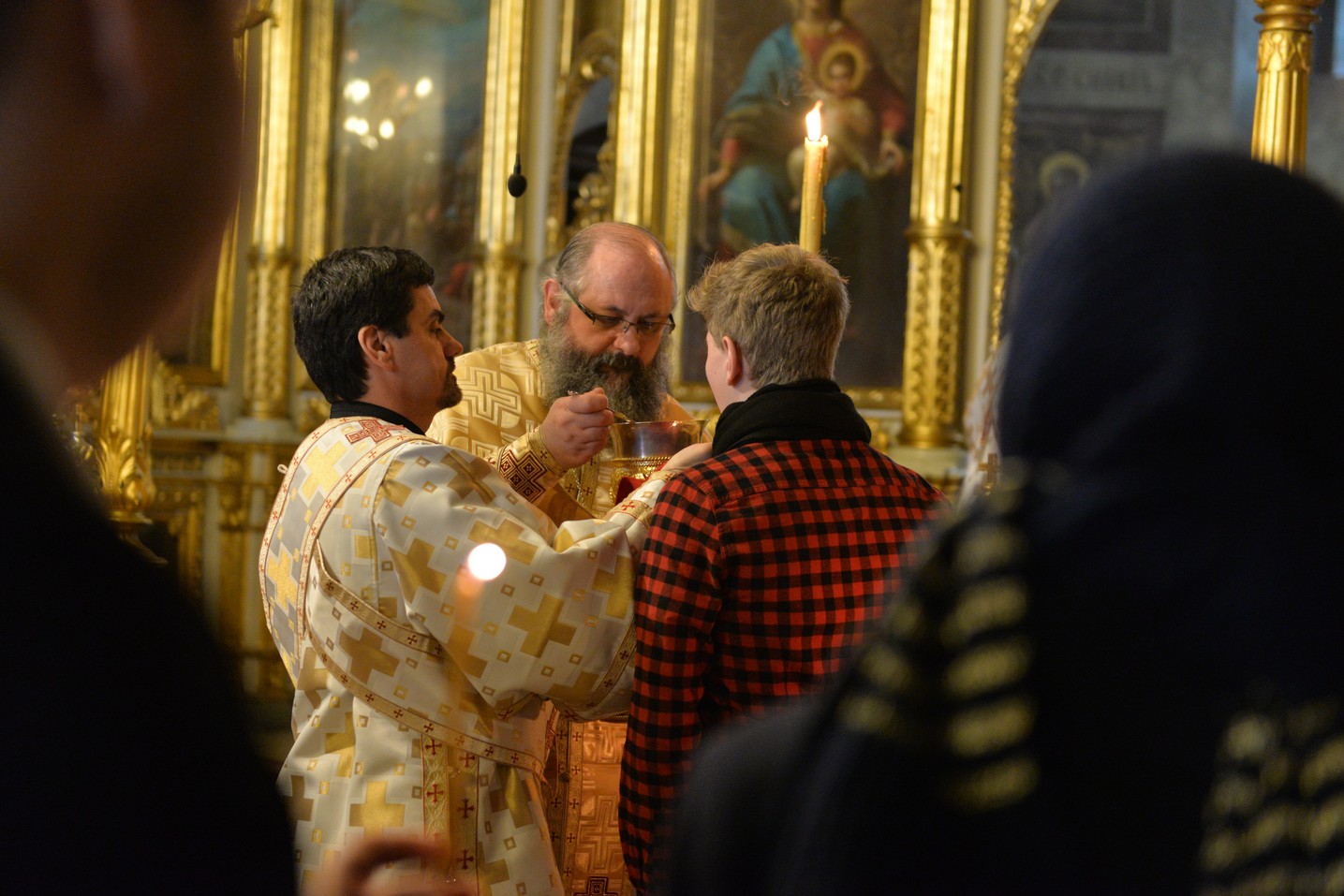 Sfinții Trei Ierarhi i-au reunit în rugăciune pe studenții teologi și pe seminariștii ieșeni