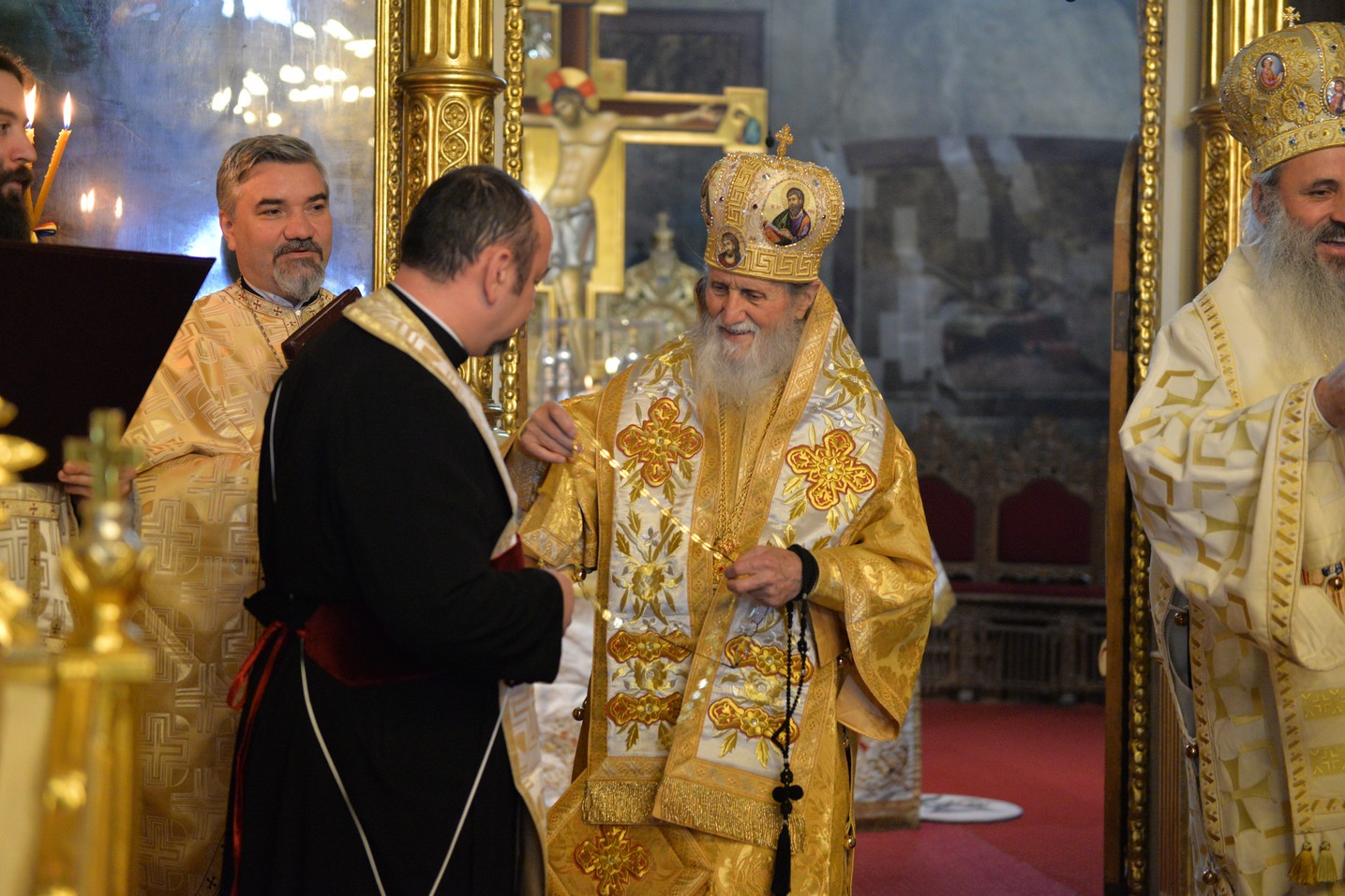 Sfinții Trei Ierarhi i-au reunit în rugăciune pe studenții teologi și pe seminariștii ieșeni