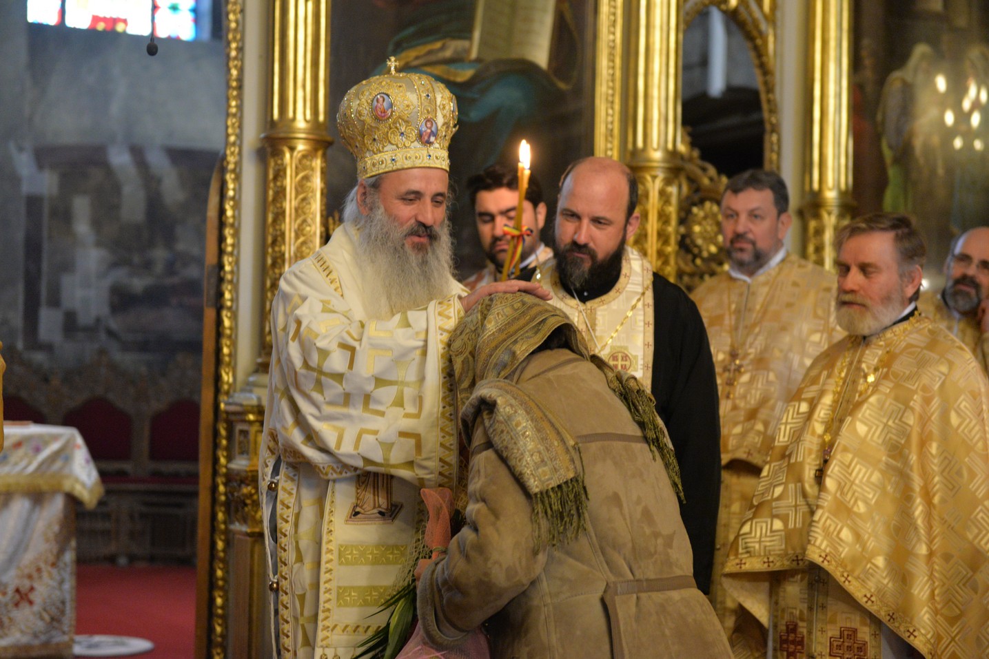 Sfinții Trei Ierarhi i-au reunit în rugăciune pe studenții teologi și pe seminariștii ieșeni