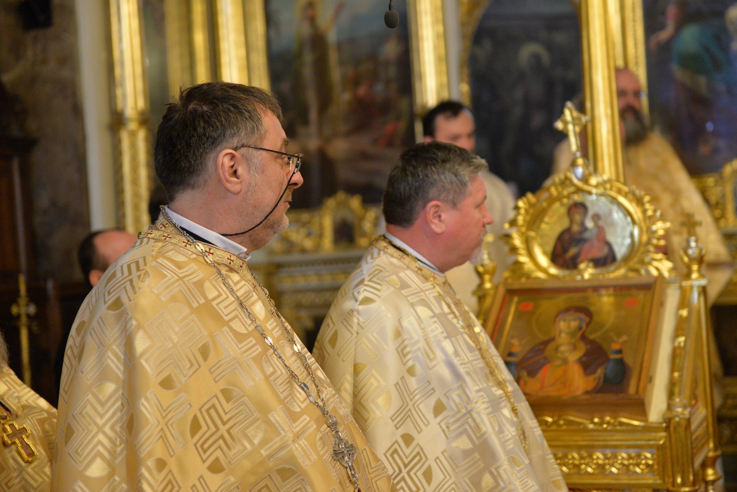 Sfinții Trei Ierarhi i-au reunit în rugăciune pe studenții teologi și pe seminariștii ieșeni