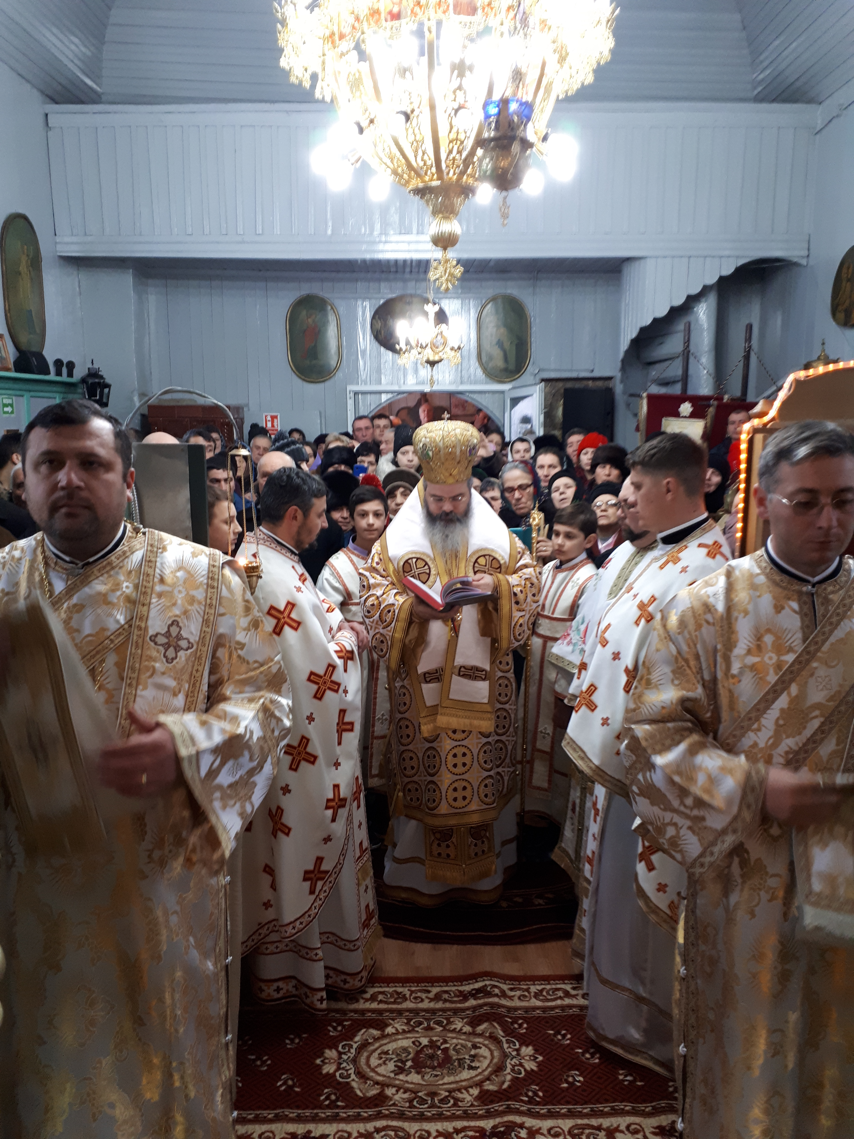 Liturghii arhiereşti în Moldova