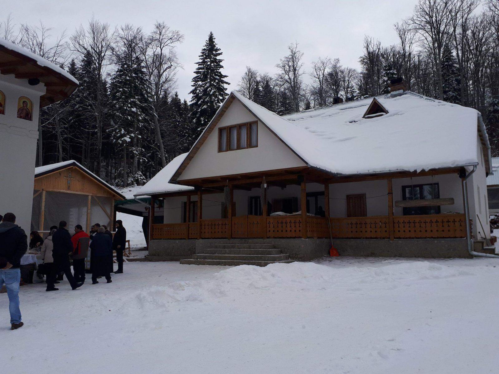Schitul Icoana Veche şi-a serbat hramul de iarnă