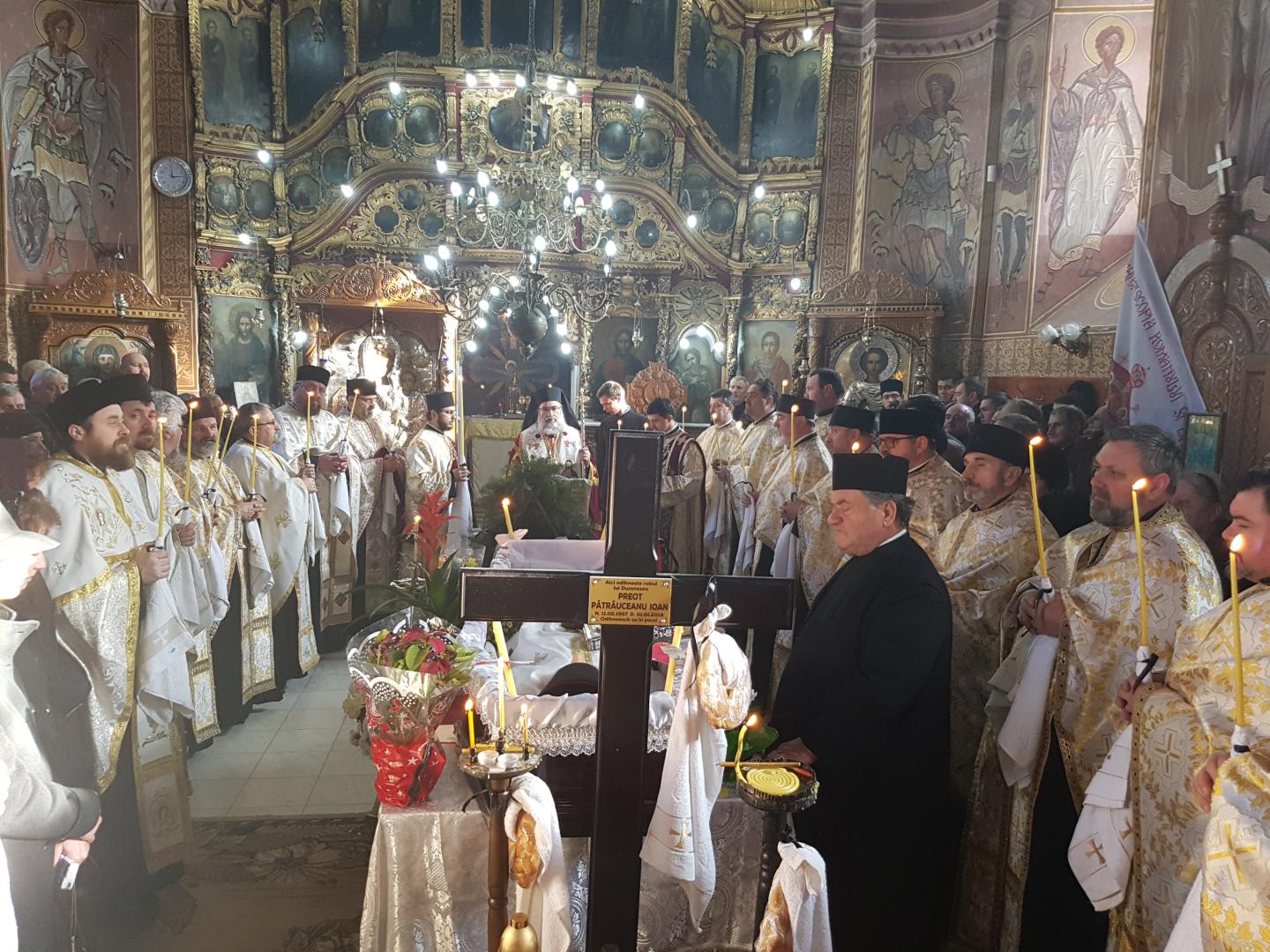 Părintele Ioan Pătrăuceanu condus spre calea veşniciei Părintele Ioan Pătrăuceanu condus spre calea veşniciei