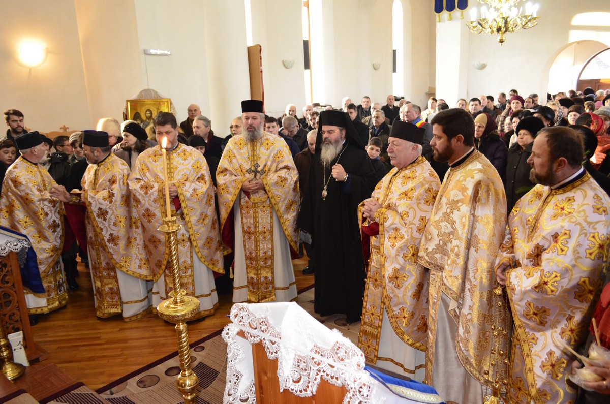 Liturghie arhierească în oraşul Negreşti, judeţul Vaslui