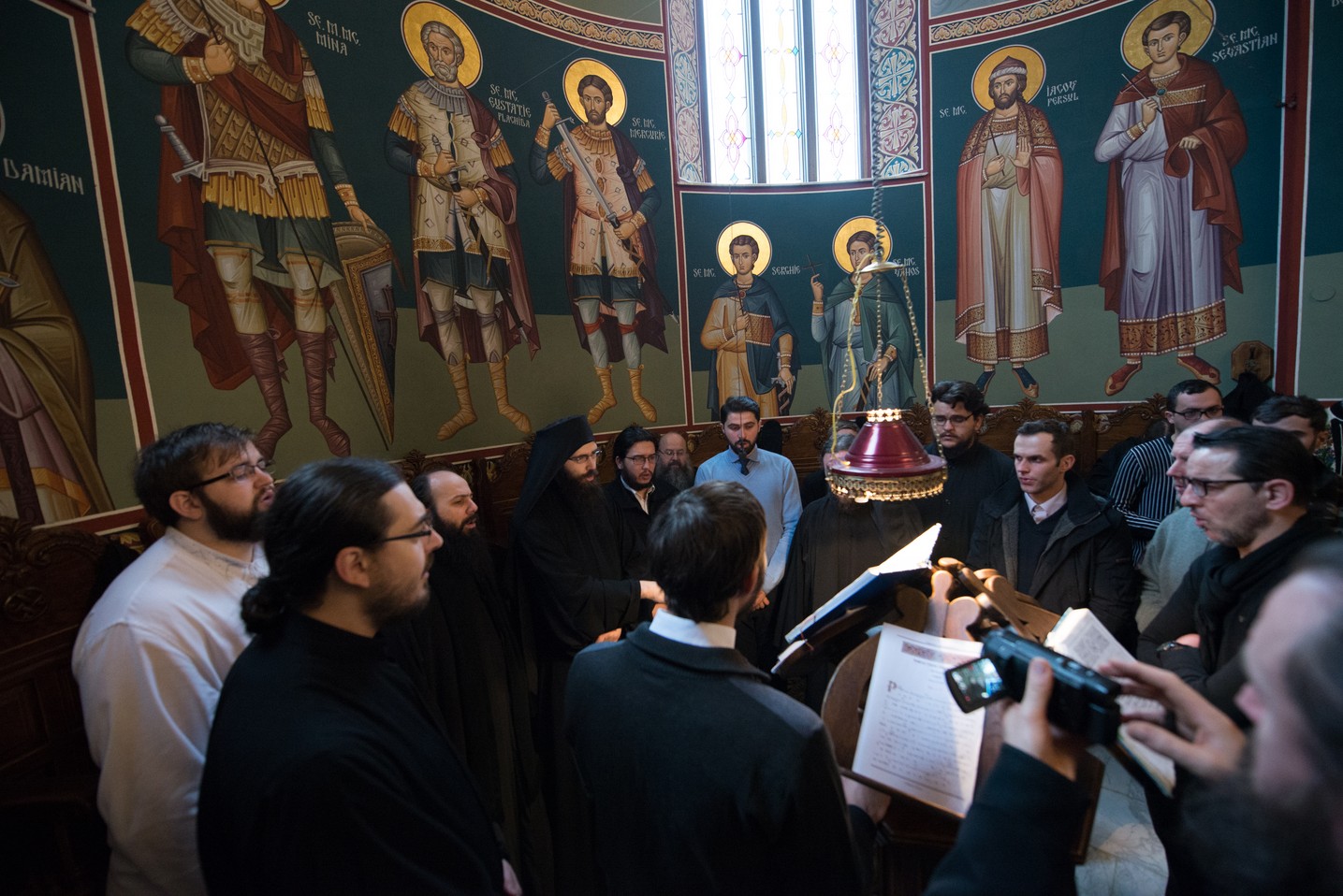 Hram la Sihăstria Putnei: „În momentul în care păcătuim, se face zid între noi și Dumnezeu” Hram la Sihăstria Putnei: „În momentul în care păcătuim, se face zid între noi și Dumnezeu”