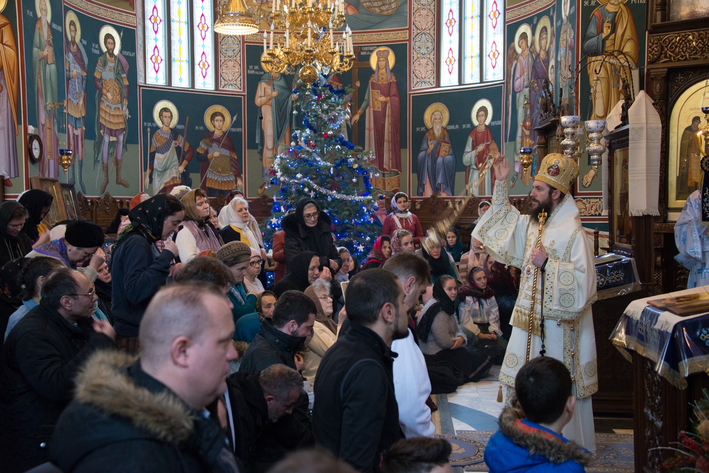 Hram la Sihăstria Putnei: „În momentul în care păcătuim, se face zid între noi și Dumnezeu” Hram la Sihăstria Putnei: „În momentul în care păcătuim, se face zid între noi și Dumnezeu”