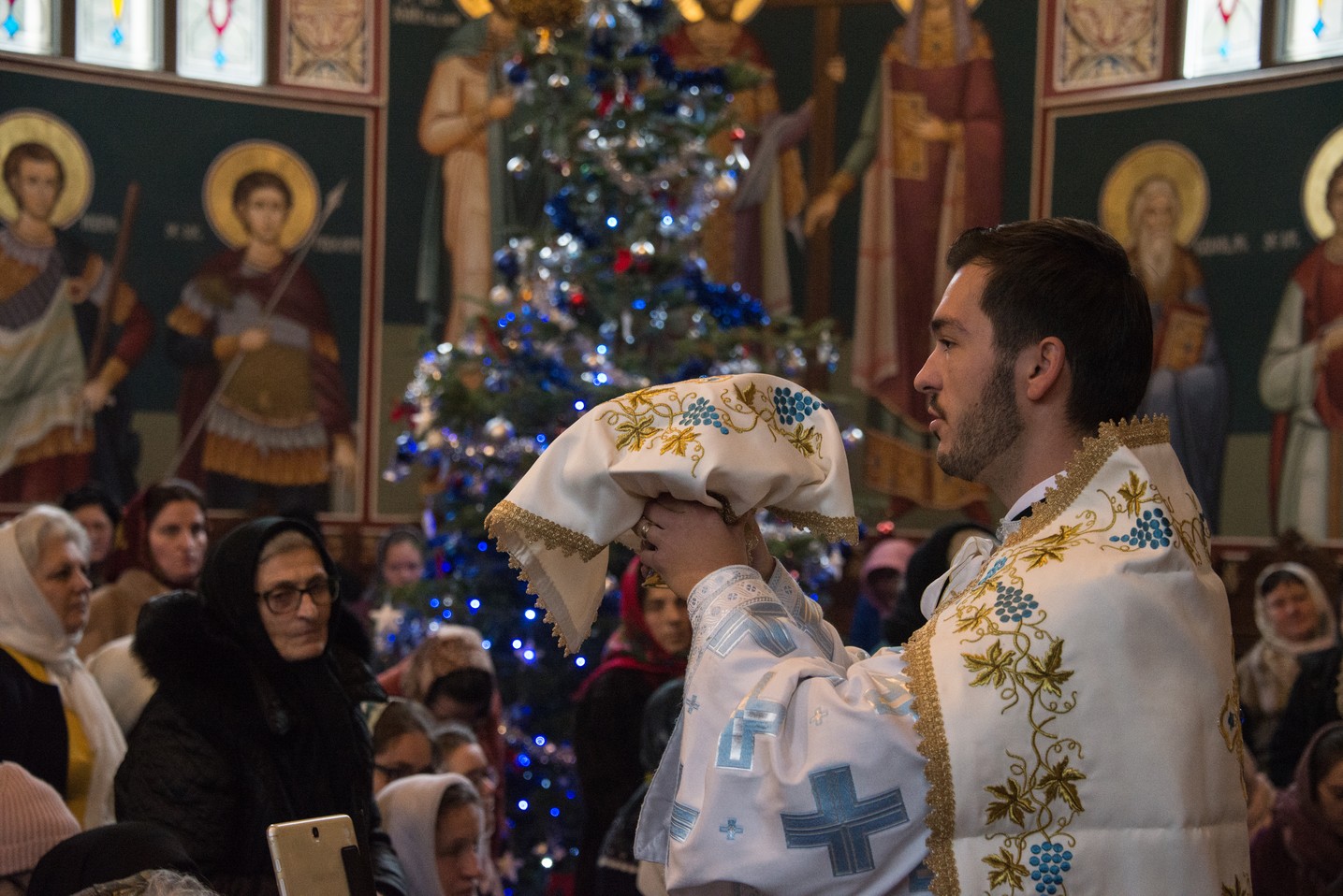 Hram la Sihăstria Putnei: „În momentul în care păcătuim, se face zid între noi și Dumnezeu” Hram la Sihăstria Putnei: „În momentul în care păcătuim, se face zid între noi și Dumnezeu”