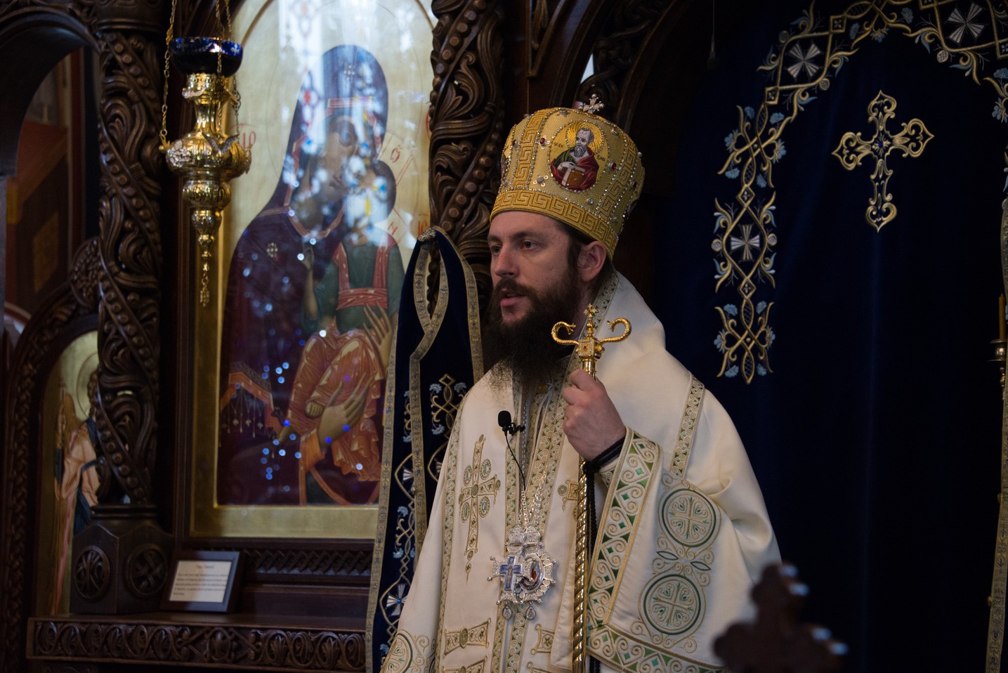 Hram la Sihăstria Putnei: „În momentul în care păcătuim, se face zid între noi și Dumnezeu” Hram la Sihăstria Putnei: „În momentul în care păcătuim, se face zid între noi și Dumnezeu”