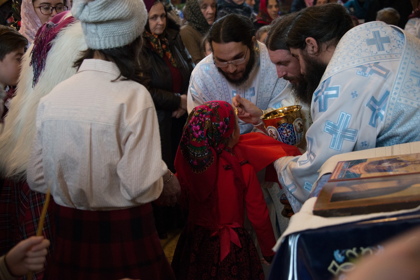 Hram la Sihăstria Putnei: „În momentul în care păcătuim, se face zid între noi și Dumnezeu” Hram la Sihăstria Putnei: „În momentul în care păcătuim, se face zid între noi și Dumnezeu”